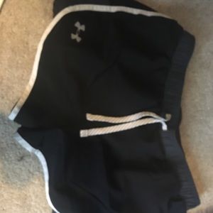UNDERARMOUR Women’s Dry fit Shorts